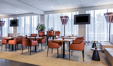 Ramada by Wyndham Amsterdam Airport Schiphol by Revo: Bar/Lounge