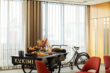 Ramada by Wyndham Amsterdam Airport Schiphol by Revo: Bar/Lounge