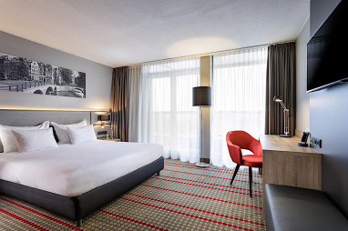 Ramada by Wyndham Amsterdam Airport Schiphol by Revo: Zimmer
