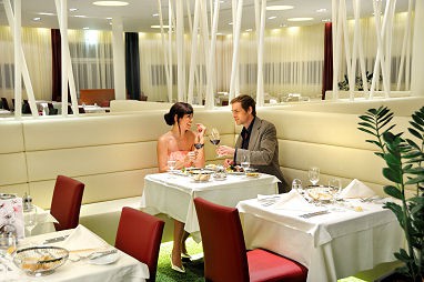 Falkensteiner Therme & Golf Hotel Bad Waltersdorf: Restaurant