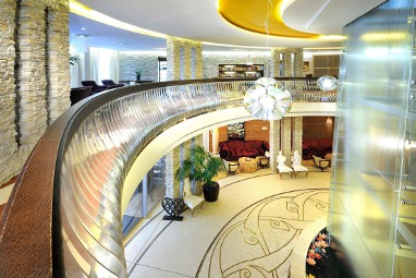 Alpine Palace *****: Lobby