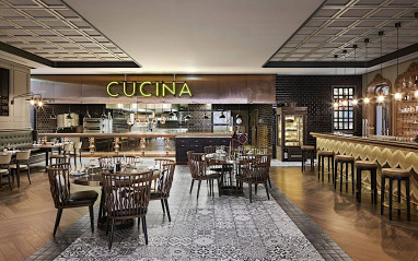 TITANIC CHAUSSEE BERLIN: Restaurant