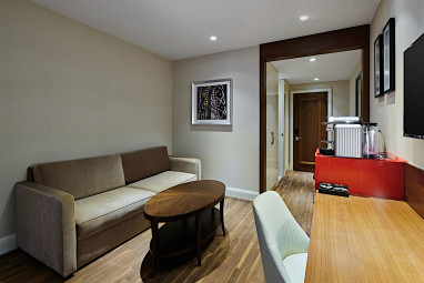 TITANIC GENDARMENMARKT BERLIN: Zimmer