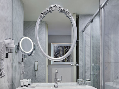 TITANIC GENDARMENMARKT BERLIN: Zimmer