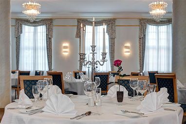 Schlosshotel Großer Gasthof Ballenstedt van der Valk: Restaurant