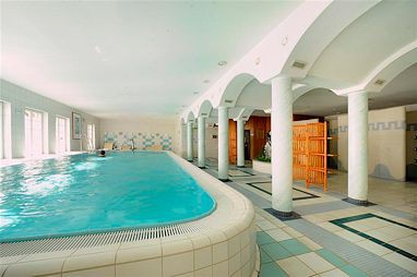 Schlosshotel Großer Gasthof Ballenstedt van der Valk: Pool