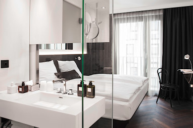 Hotel AMANO Grand Central: Zimmer