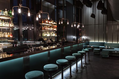 Hotel AMANO Grand Central: Bar/Lounge