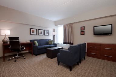 Comfort Suites at Woodbridge: Zimmer