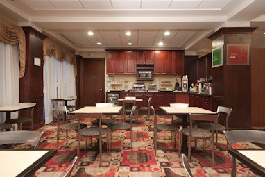 Comfort Suites at Woodbridge: Restaurant