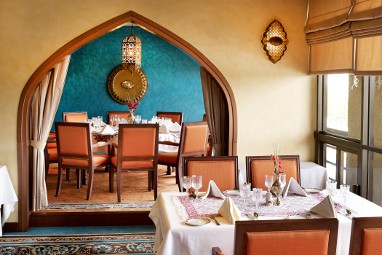 Radisson Blu Hotel Dubai Deira Creek: Restaurant