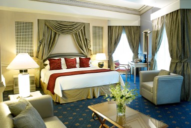 Radisson Blu Hotel Dubai Deira Creek: Zimmer