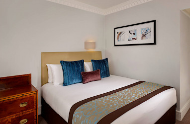 The Tower Hotel: Zimmer