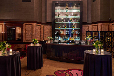 The Royal Horseguards Hotel: Lobby