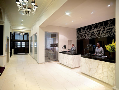 Thistle Holborn: Lobby