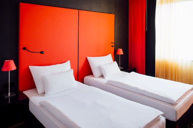 Vienna House Easy by Wyndham Pilsen: Lobby