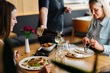 Hotel eduCARE: Restaurant