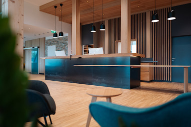 Hotel eduCARE: Lobby