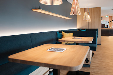 Hotel eduCARE: Lobby