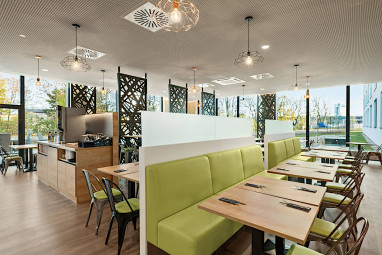 Super 8 by Wyndham Munich City North: Restaurant