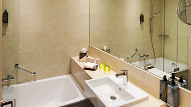 Holiday Inn Frankfurt Airport: Zimmer