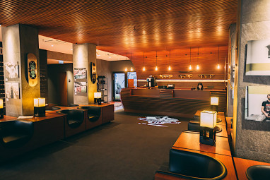 Me and All Hotel Düsseldorf: Lobby