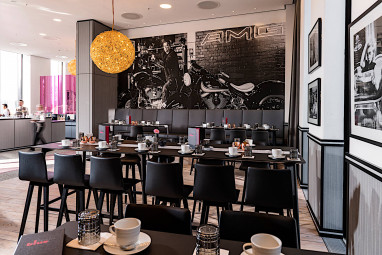 Airport Plaza Hotel: Restaurant