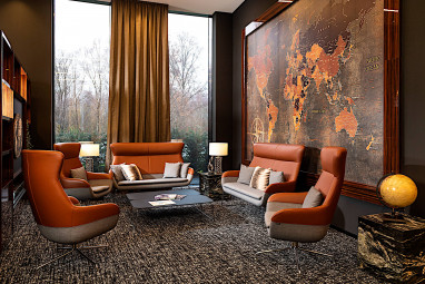 Airport Plaza Hotel: Bar/Lounge