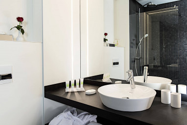 Airport Plaza Hotel: Zimmer