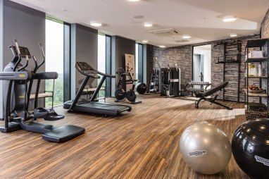 Airport Plaza Hotel: Fitness-Center