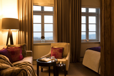 Hotel Brunnenhaus Schloss Landau: Zimmer