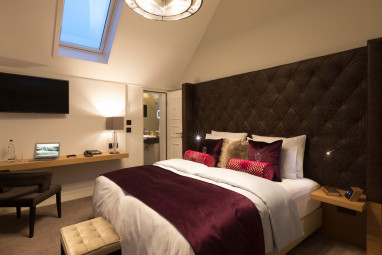 Hotel Brunnenhaus Schloss Landau: Zimmer