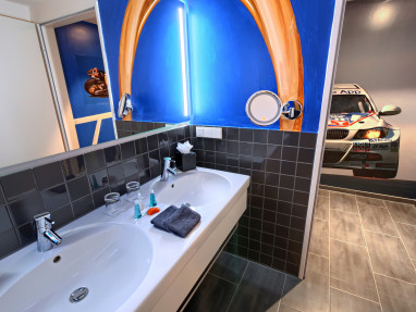 V8 HOTEL Motorworld Region Stuttgart, BW Premier Collection by Best Western: Zimmer