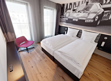 V8 HOTEL Motorworld Region Stuttgart, BW Premier Collection by Best Western: Zimmer