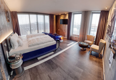 V8 HOTEL Motorworld Region Stuttgart, BW Premier Collection by Best Western: Zimmer