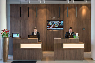 Courtyard by Marriott Wolfsburg: Lobby