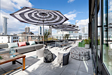 Design Offices Frankfurt Wiesenhüttenplatz: Tagungsraum