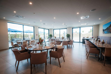 i-PARK Hotel: Restaurant