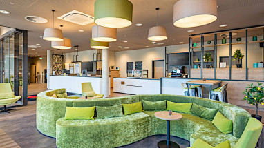 Super 8 by Wyndham Dresden: Lobby