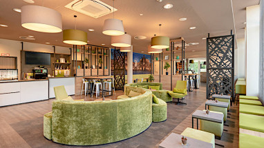 Super 8 by Wyndham Dresden: Lobby