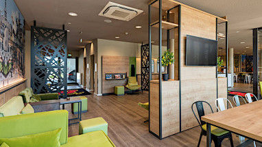 Super 8 by Wyndham Dresden: Lobby