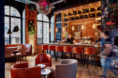 Me and All Hotel Hannover : Bar/Lounge