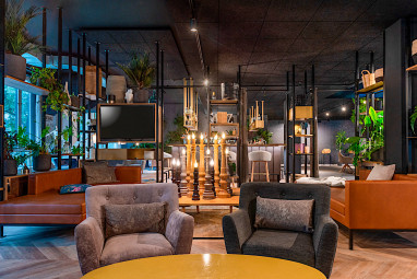 Flightgate Munich Airport Hotel, a member of Radisson Individuals by Revo: Lobby