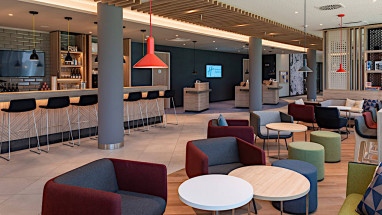 Holiday Inn Express Düsseldorf Hauptbahnhof: Bar/Lounge