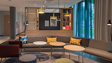 Holiday Inn Express Düsseldorf Hauptbahnhof: Bar/Lounge