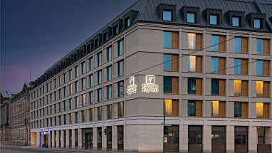 Holiday Inn Express & Suites Potsdam: Außenansicht