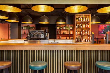 Amedia Hotel & Suites Dachau Trademark Collection by Wyndham by Revo: Bar/Lounge