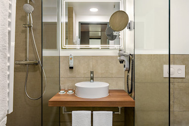 Amedia Hotel & Suites Dachau Trademark Collection by Wyndham by Revo: Zimmer