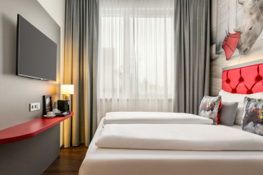 Amedia Hotel & Suites Dachau Trademark Collection by Wyndham by Revo: Zimmer