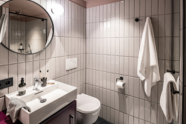 Revo München by Revo: Zimmer